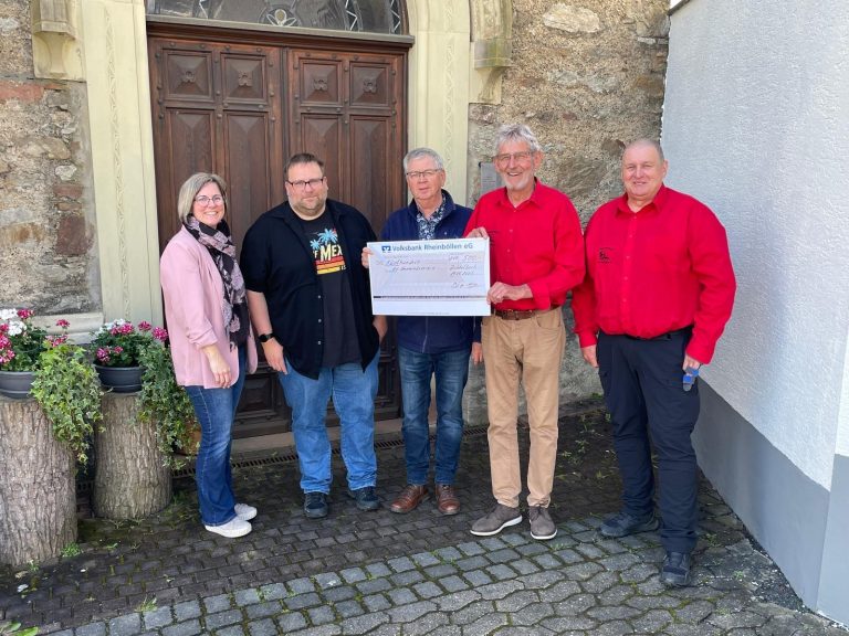 Spendenübergabe der Schlepperfreunde Dichtelbach